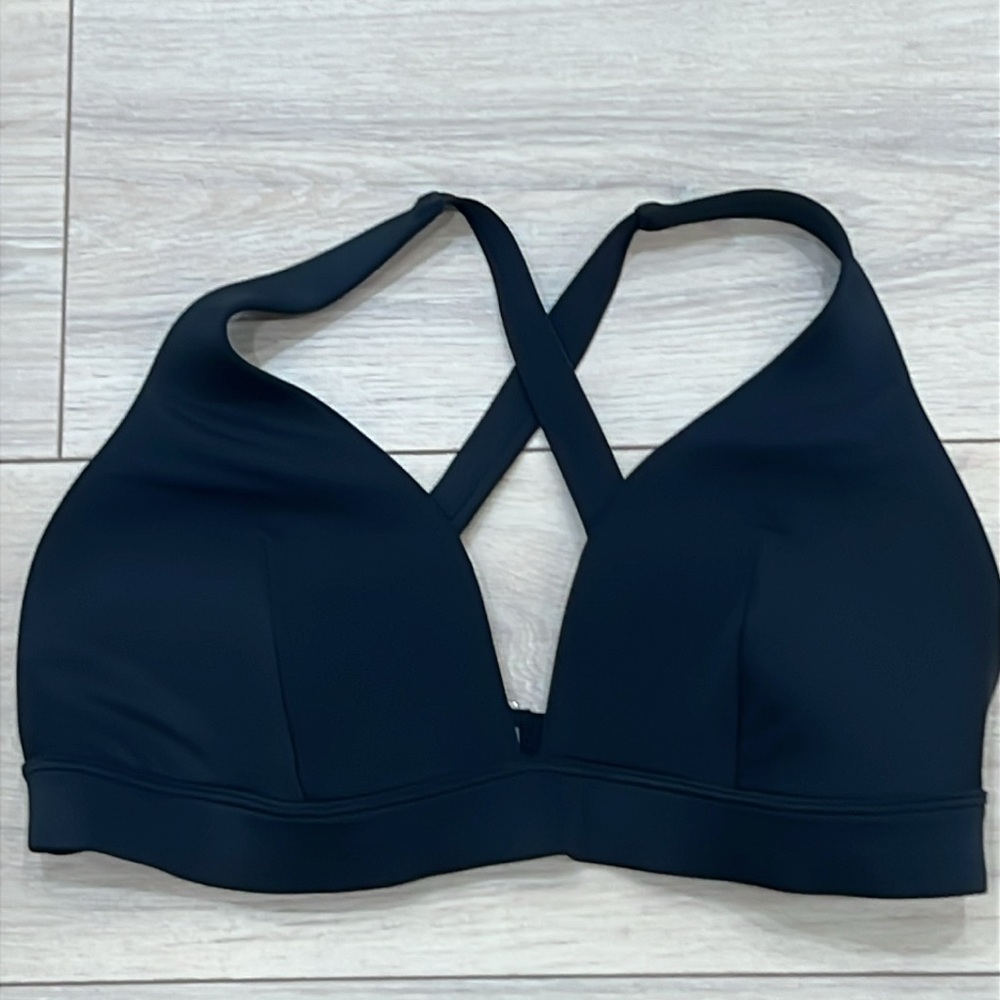 FORM AND FOLD The Triangle Black Top